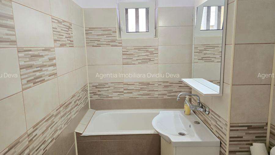 Inchiriez sau vand apartament 4 camere in Deva, zona Pietei Centrale, etaj 3, - 4