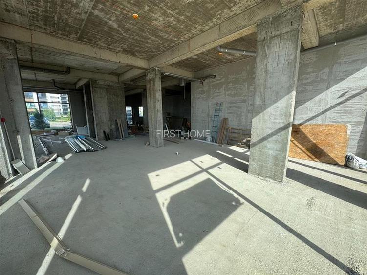 Sp com 195 mp, 7 locuri de parcare, 4 intrari, zona de Nord, bloc nou - 6