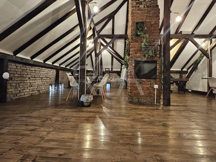 Casa de birouri de inchiriat 11 camere - 25