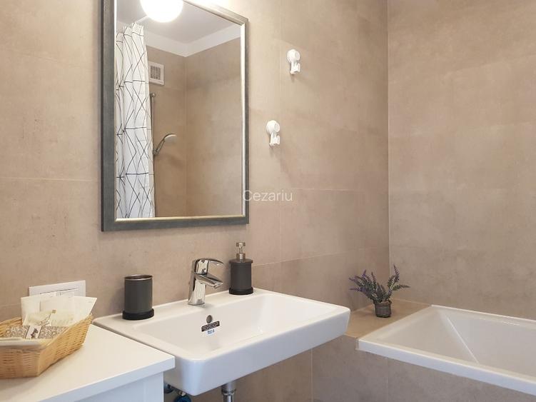 Studio premium pe pietonala Coresi Kasper, mobilat, utilat, parcare si boxa - 13