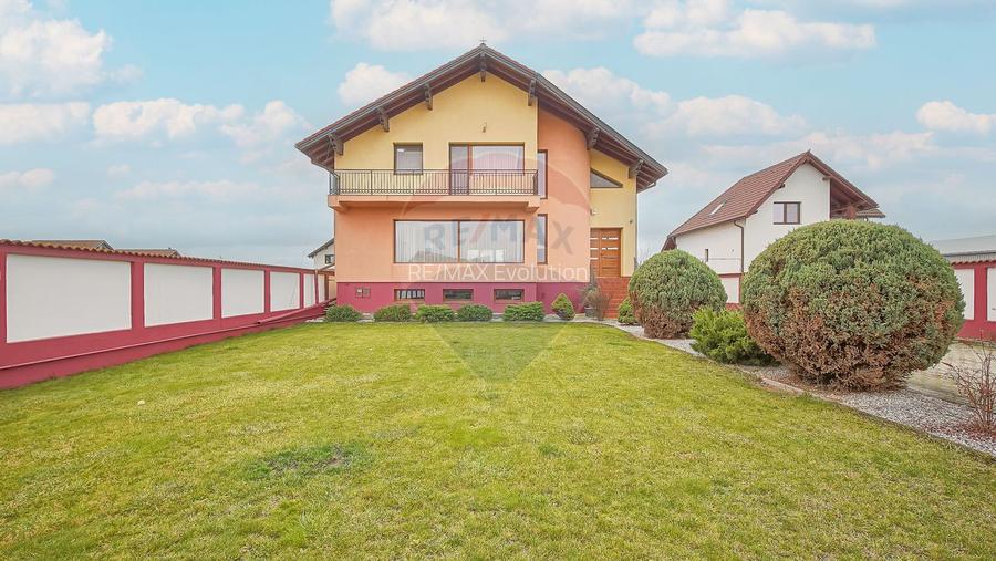 Casă spațioasă și elegantă, teren 1547 mp în Stupini – Comision 0 - 3