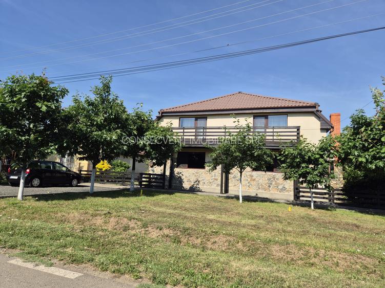CASA 3 dormitoare, stil rustic-contemporan utilată complet, comision 0 - 20
