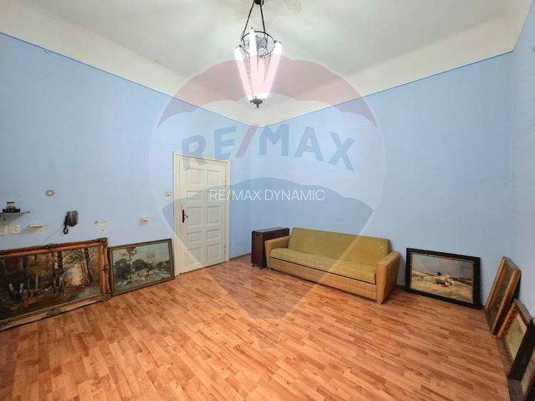 Proprietate centrală Arad,  cotă teren mare, acces auto - 12