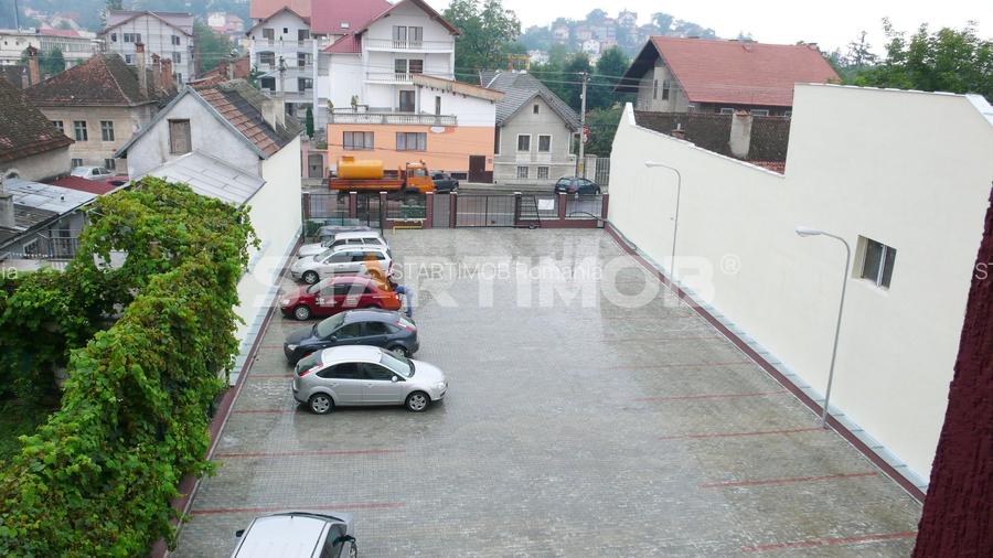 Apartament mobilat Central cu parcare - 32