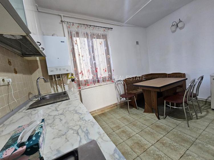 Apartament 3 camere + boxă de închiriat – Strada Carpați - 6