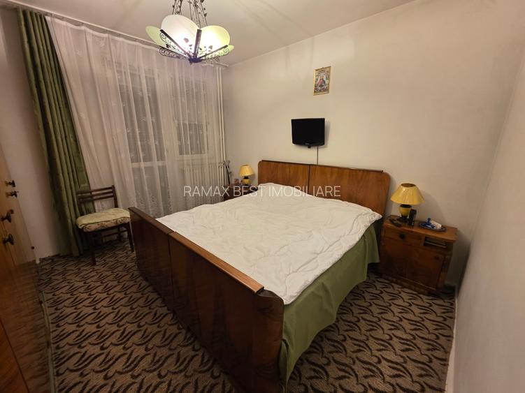 Titan, 5 minute metrou, strandul Cara, pe strada Stanila, bloc H, 4 etaje - 6