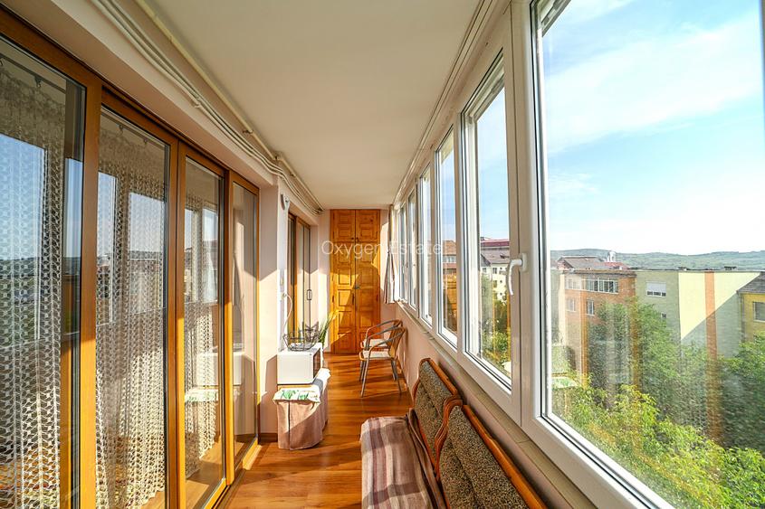 Apartament 5 camere, living, 2 bai, ideal pt. o familie numeroasa, 0% comision - 13