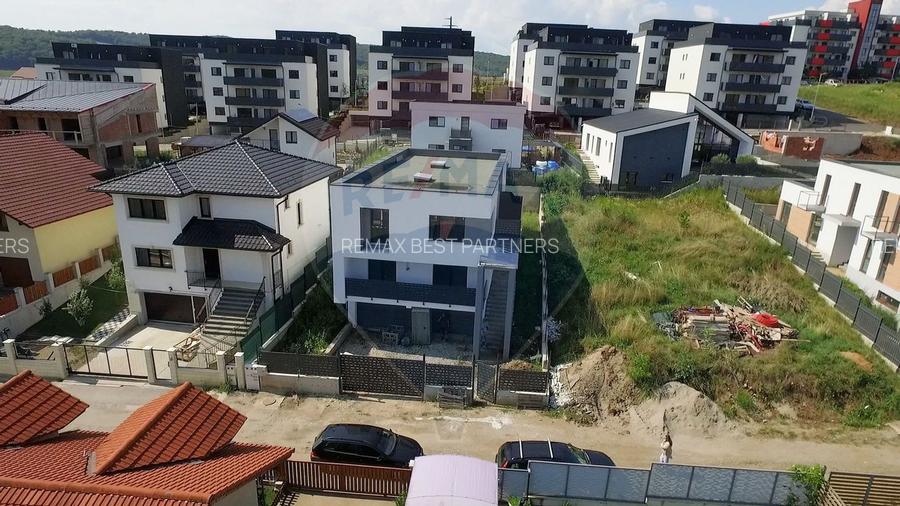 De vanzare duplex modern cu 4 camere, gradina si garaj, Baciu (Petrom) - 17