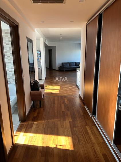 Apartament cu 4 camere, 3 grupuri sanitare, 2 terase, 1 boxa, 2 parcari - 5