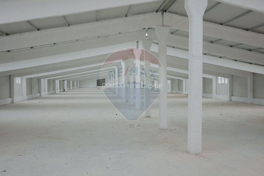 De vânzare – 2 hale industriale, 5.050 mp utili, Palota - 14
