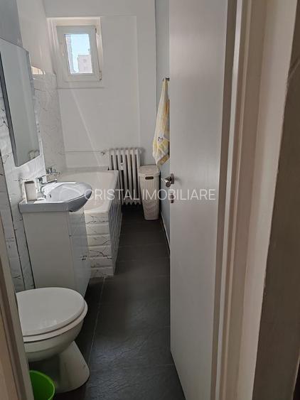 Garsonieră decomandată Titan-Sălăjan, balcon, etaj 2, aproape metrou - 5