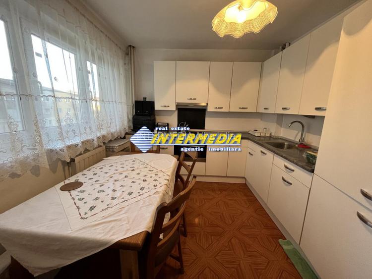 Apartament cu 4 camere 90 mp de inchiriat  etaj 1 in Alba Iulia Cetate Bulevard - 3
