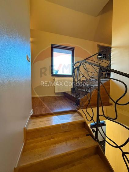 Casă / Vilă de închiriat în Gruia - 9