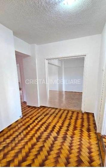 4 camere decomandat, etaj 2, vedere Casa Poporului, Calea 13 Septembrie - 4