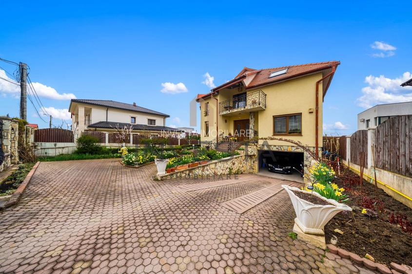 Casa individuala cu 7 camere, 260 mp, teren 900 mp, front 19m, Europa - 2