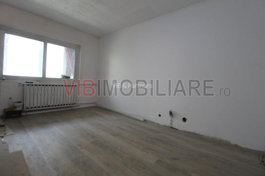 Decebal - metrou Piata Muncii - bloc mixt - studio renovat - 4