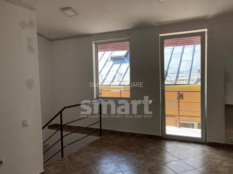 Casa cu spatiu comercial si locuinta 100 mp, strada Motilor - 5