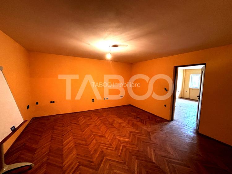 Apartament de vanzare  4 camere  110 mp Orasul de Jos Sibiu - 2