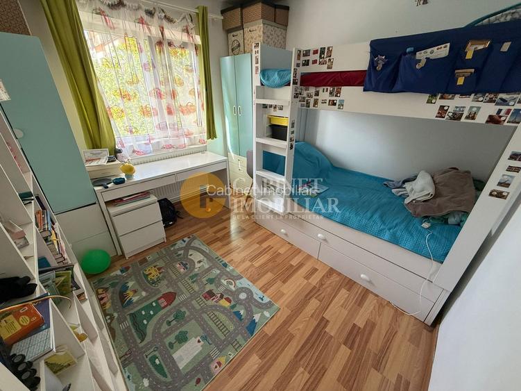 3 Camere Decomandat - Etaj 2  - Zona Galata/ Biserica Galbena - 3