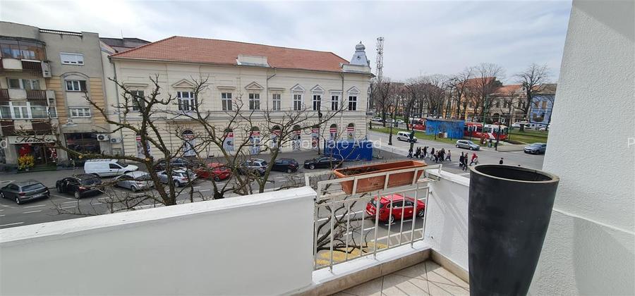 Ap. 2 camere, Bulevardul Revolutiei-Ziridava,  cu balcon mare - 6