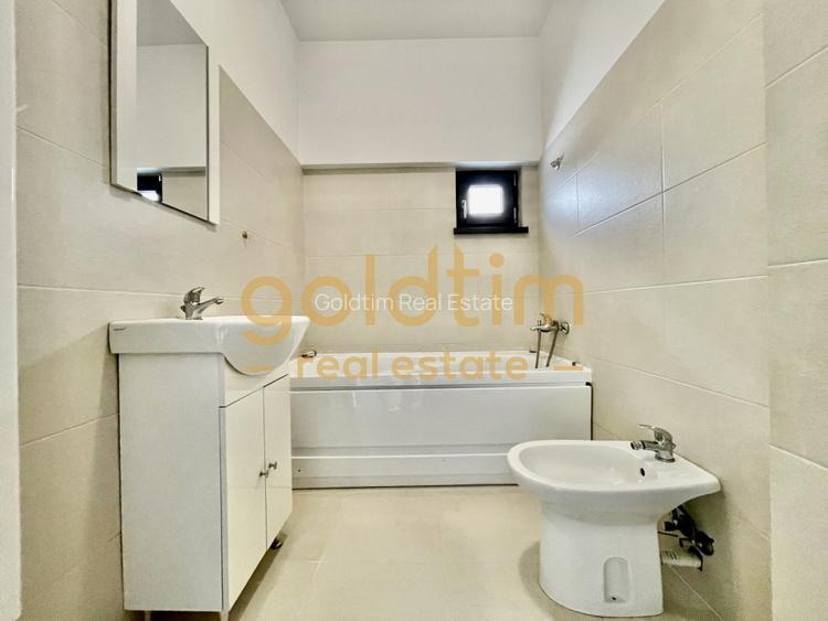 ULTIMUL  ETAJ/LIFT DIRECT/SUPRAFATA GENEROASA/ Trasnformat din 4 camere - 8