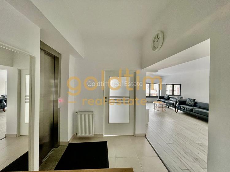ULTIMUL  ETAJ/LIFT DIRECT/SUPRAFATA GENEROASA/ Trasnformat din 4 camere - 24