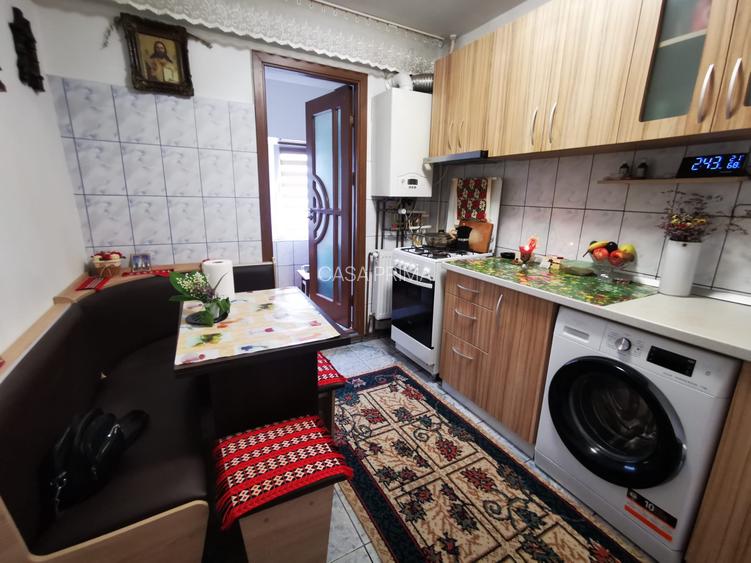 Apartament 2 camere decomandat, Nicolina Prima Statie - parter - 4