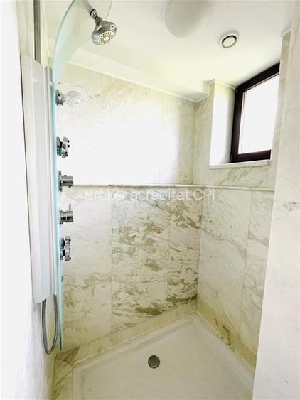 VANZARE VILA 8 CAMERE 652 mp teren zona Sisesti Sector 1 - 30