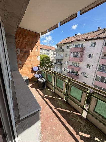 Apartament cu 1 cameră de închiriat etaj 3/4 - 3