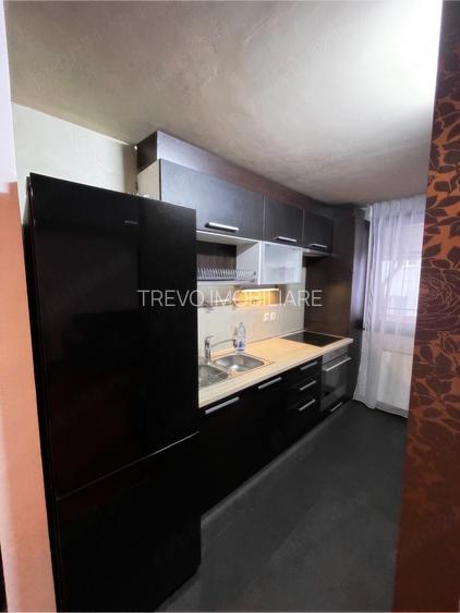 Apartament cu 3 camere, semidecomandat, 85 mp, parcare, zona Piata Engels. - 2