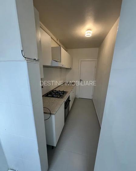 Garsoniera proaspat renovata 30 mp, etaj intermediar,  cartierul Tractorul  - 4