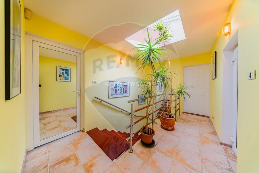 Vilă cu 4 camere de vânzare 921 mp zona Subcetate,Arad - 12