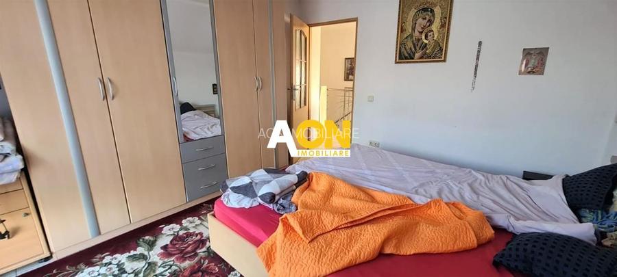 Casa pentru 2 familii, 7 Camere, 2 Garaje, 1500MP Teren - 18