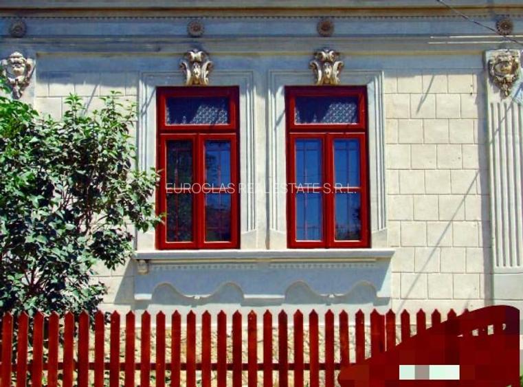 Conac boieresc - 5 camere - Nicolae Balcescu - 105.000 euro (Cod E11) - 3