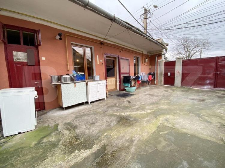 Oportunitate ! Casa de 55 mp utili ,teren  194 mp , zona P-ta Abator !  - 4