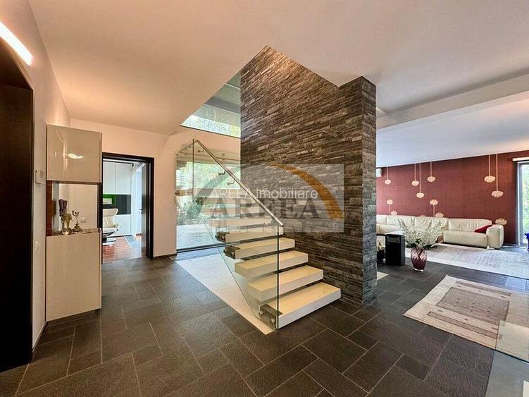 Vila lux de vanzare in cel mai dorit complex din Erou Iancu Nicolae-locatie rara - 8