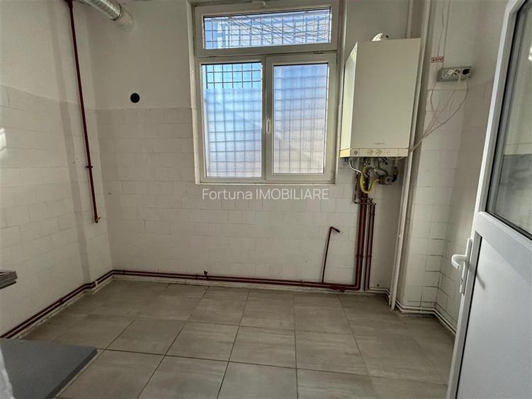 Spatiu comercial cu vad, langa Lidl Craiter - 5