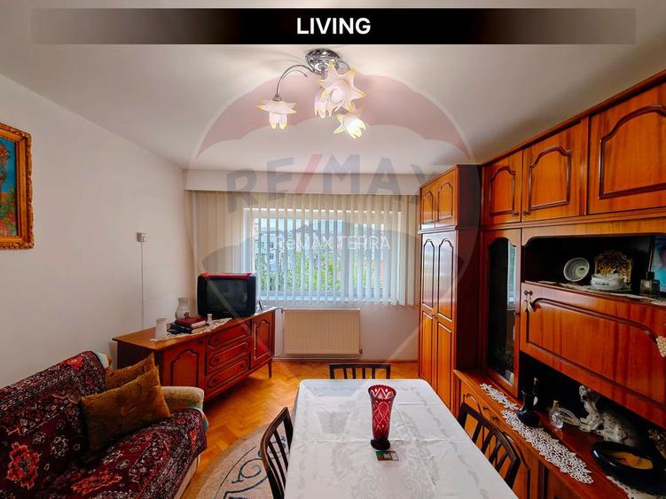 Apartament de vanzare cu 3 camere  Petru Rares Etaj 3 - 3