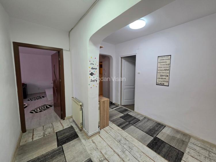 Apartament 4 camere, decomandat, liber!  - 4