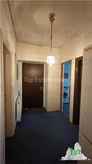 Apartament de 3 camere ultracentral, 2 intrari, lift cu acces privat, pod pentru - 6