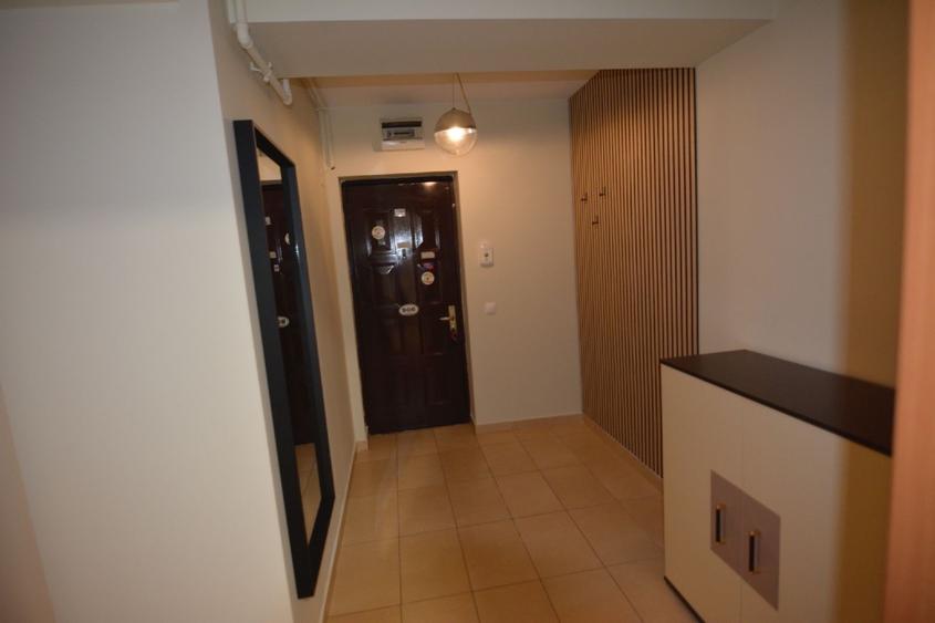 De închiriat apartament cu 2 camere și centrală proprie
