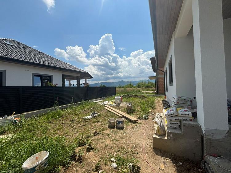 Casa premium pe un singur nivel 4 camere terasa pivnita Cristian