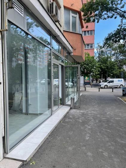 Spatiu Comercial Stradal 114 mp-Vitrina Generoasa -Calea Mosilor