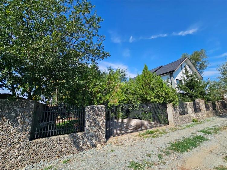 VANZARE VILA INDIVIDUALA | TOATE UTILITATILE| DRUM ASFALTAT | PISCINA - 9