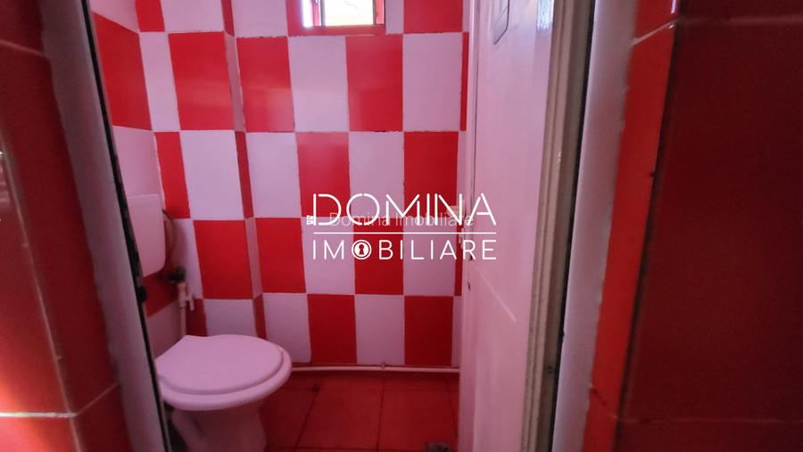 Spatiu comercial de vanzare, situat in Rovinari, strada Pacii - 4