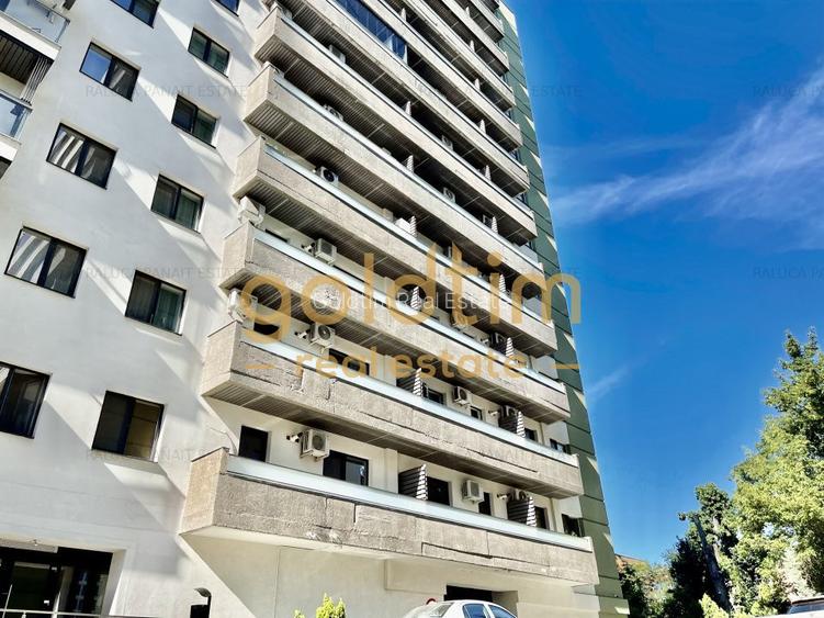 NOU/ PRIVELISTE - 24