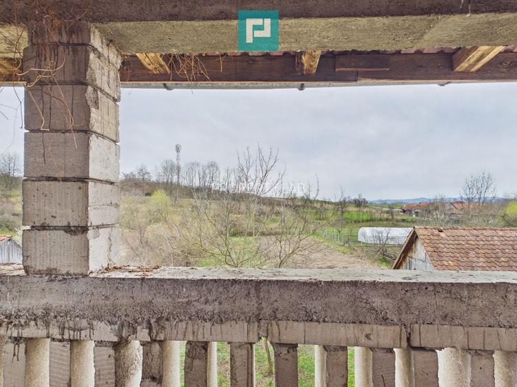 Casă la roșu în localitatea Almaș, Arad. - 14