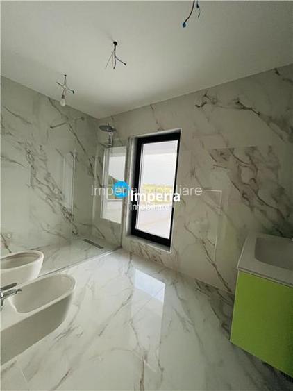 Persoana fizica de vanzare doua VILE DE LUX cu vedere la lac CORBEANCA - 9