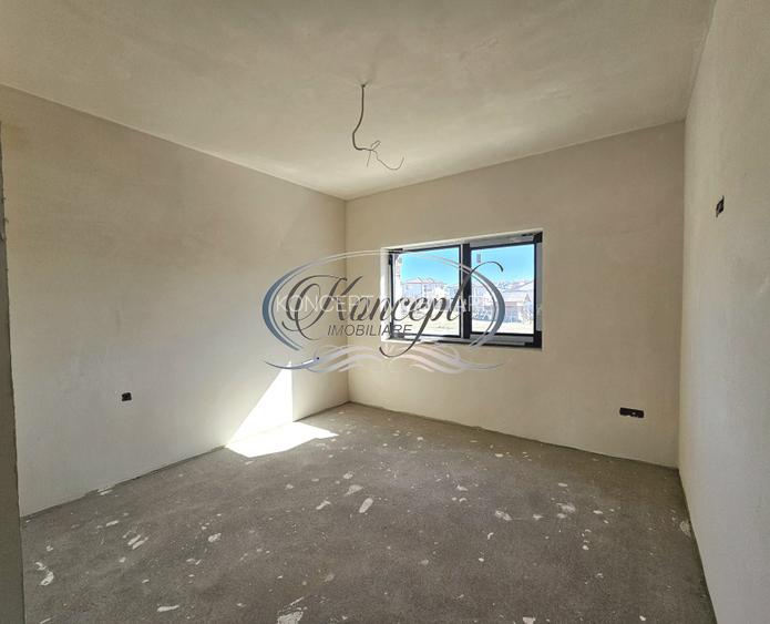 Locuinta moderna cu design cubic si curte plana in Dezmir - 14