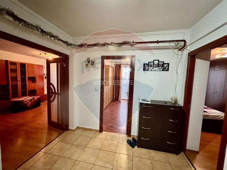 Apartament cu 3 camere de vânzare în zona Craiovita Noua - 7
